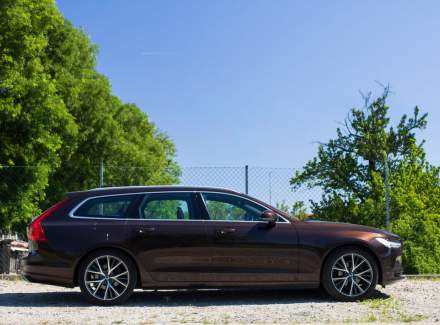 Volvo - V90