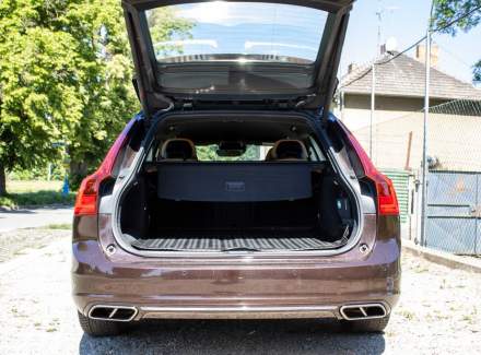 Volvo - V90