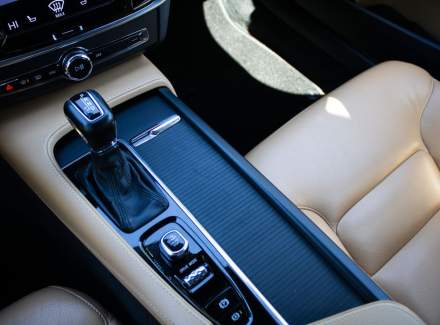 Volvo - V90