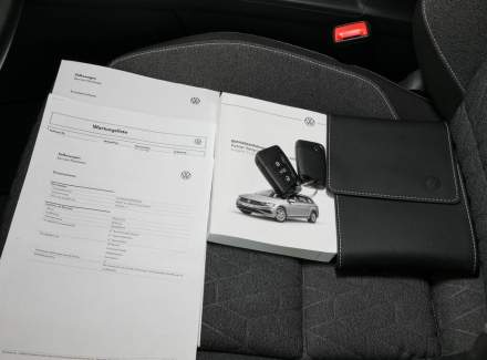 Volkswagen - Passat
