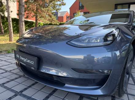 Tesla - Model 3