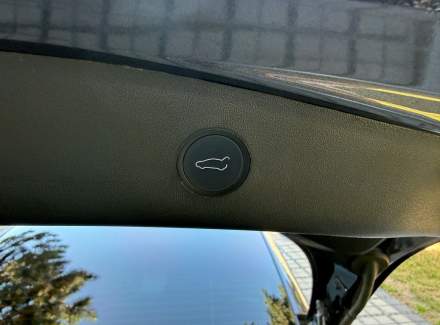 Tesla - Model 3