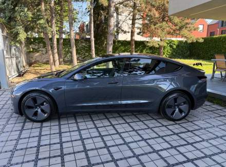 Tesla - Model 3