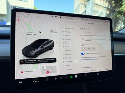 Tesla - Model 3