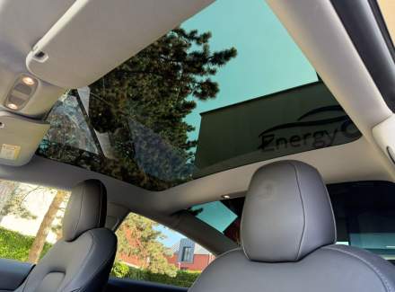 Tesla - Model 3
