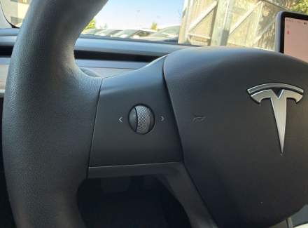 Tesla - Model 3