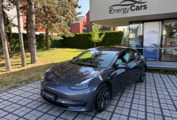 Tesla - Model 3