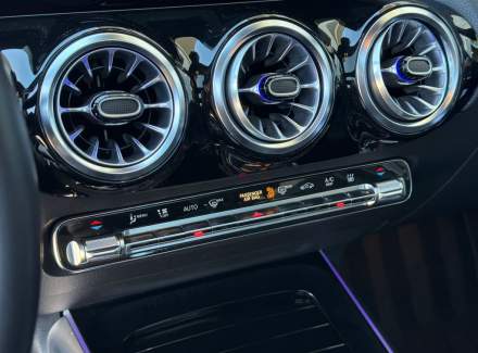 Mercedes-Benz - GLA