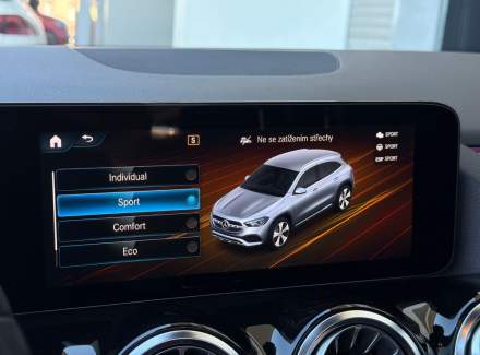 Mercedes-Benz - GLA
