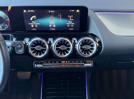 Mercedes-Benz - GLA
