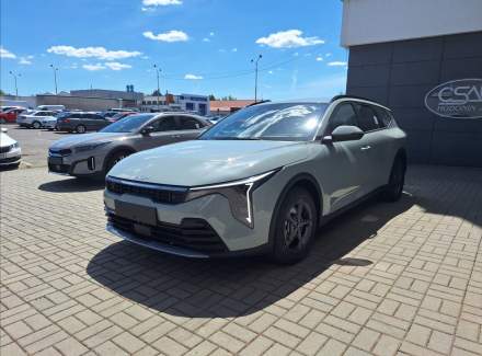 Kia - K4