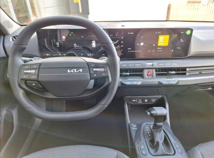 Kia - K4