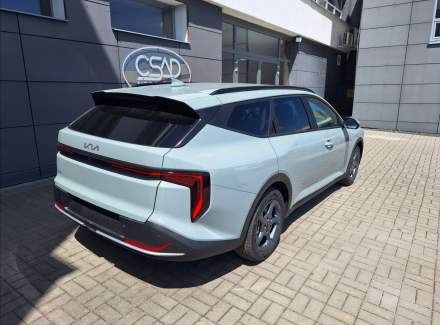 Kia - K4