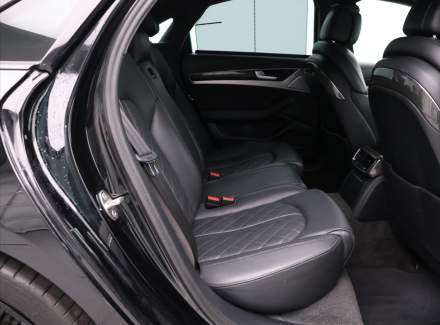 Audi - S8
