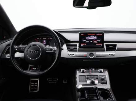 Audi - S8