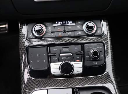 Audi - S8