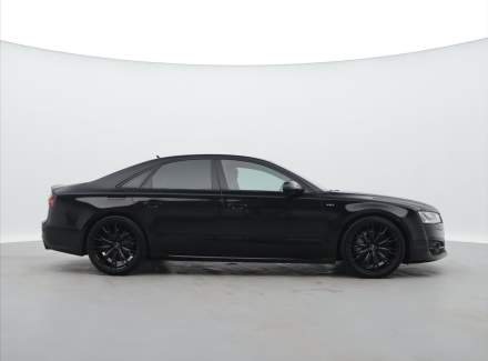 Audi - S8