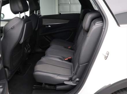 Peugeot - 5008