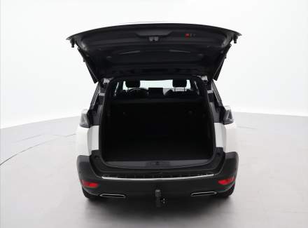 Peugeot - 5008
