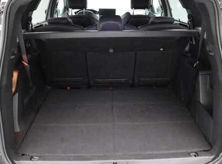 Peugeot - 5008
