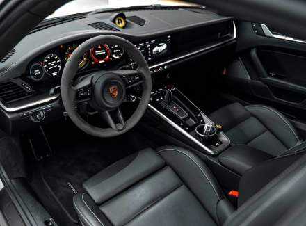 Porsche - 911