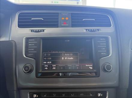 Volkswagen - Golf