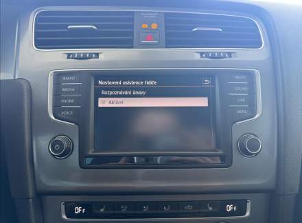 Volkswagen - Golf