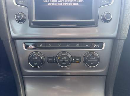 Volkswagen - Golf