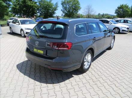 Volkswagen - Passat