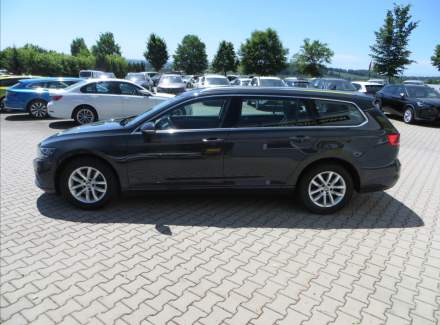 Volkswagen - Passat