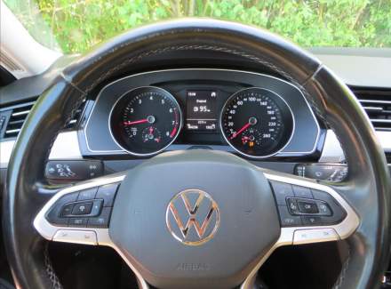 Volkswagen - Passat