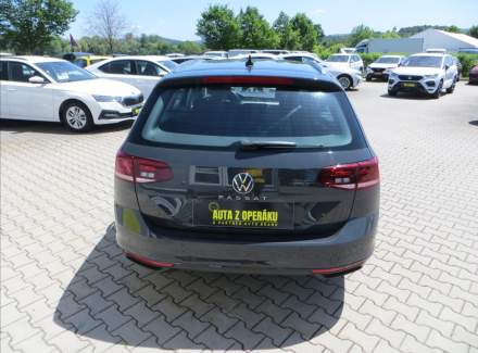 Volkswagen - Passat
