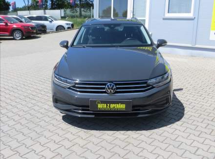 Volkswagen - Passat