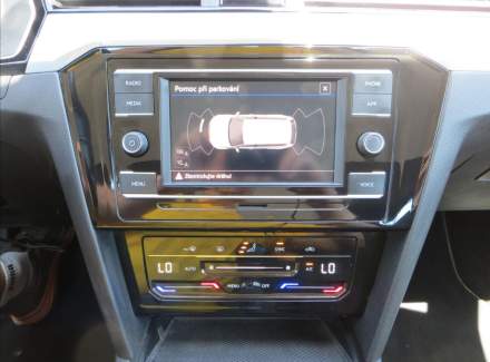 Volkswagen - Passat