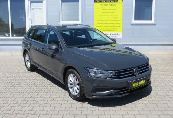 Volkswagen - Passat