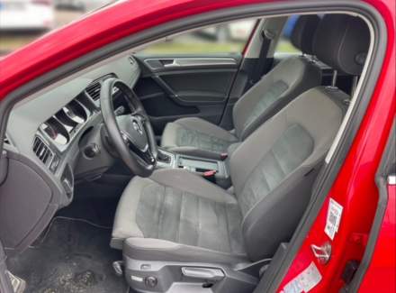 Volkswagen - Golf
