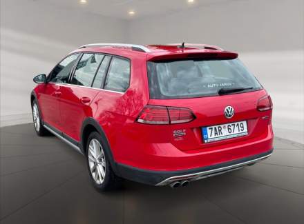 Volkswagen - Golf