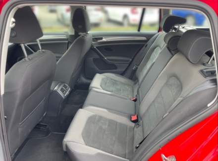 Volkswagen - Golf
