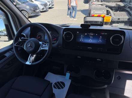 Mercedes-Benz - Sprinter