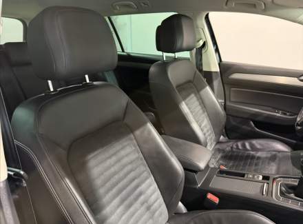 Volkswagen - Passat