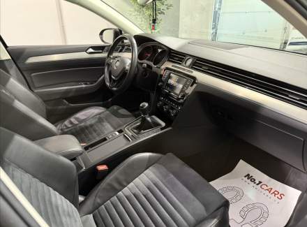 Volkswagen - Passat