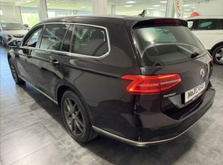 Volkswagen - Passat