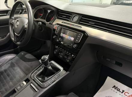 Volkswagen - Passat