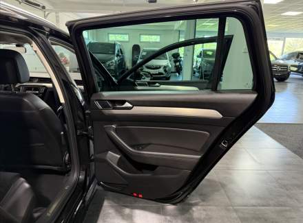 Volkswagen - Passat