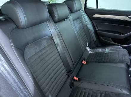 Volkswagen - Passat