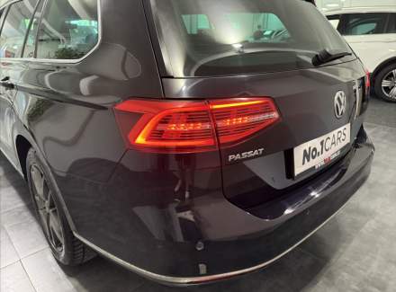 Volkswagen - Passat