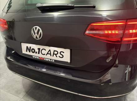 Volkswagen - Passat