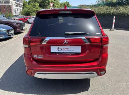 Mitsubishi - Outlander