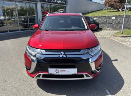 Mitsubishi - Outlander