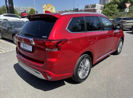 Mitsubishi - Outlander